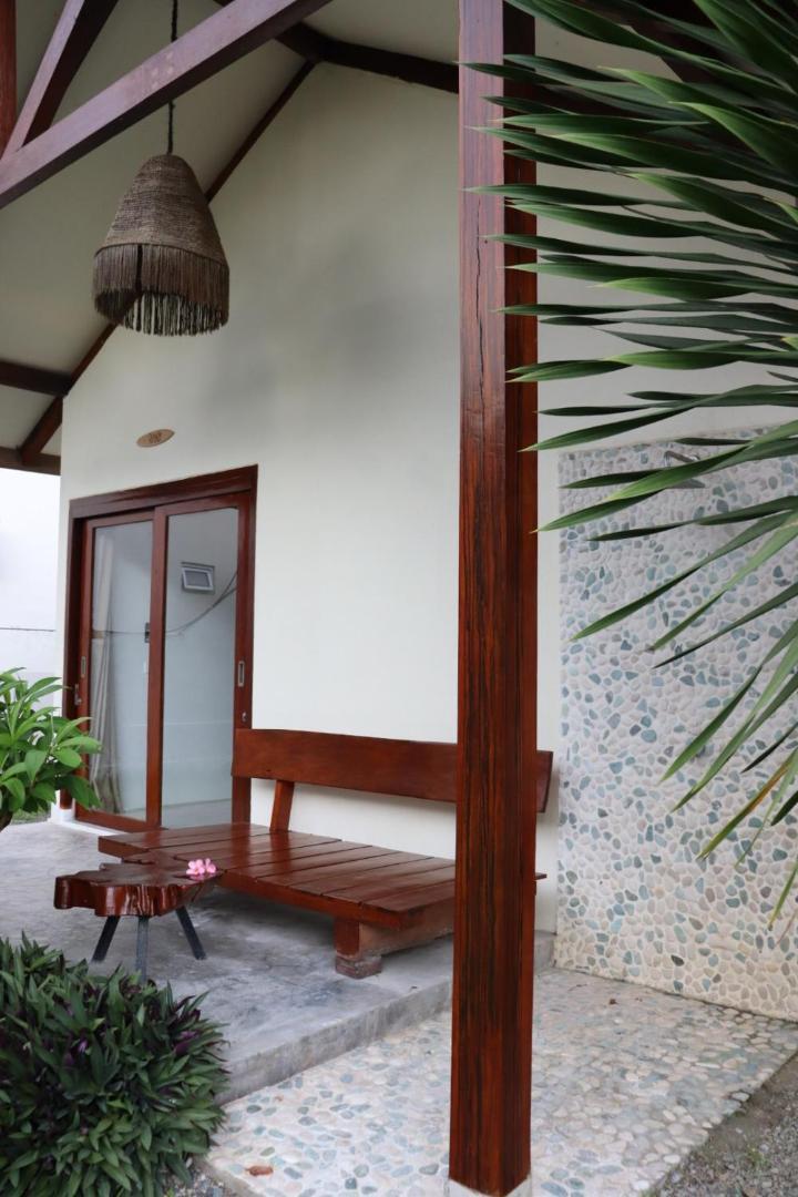 Outside Bungalow Sekongkang Exterior photo